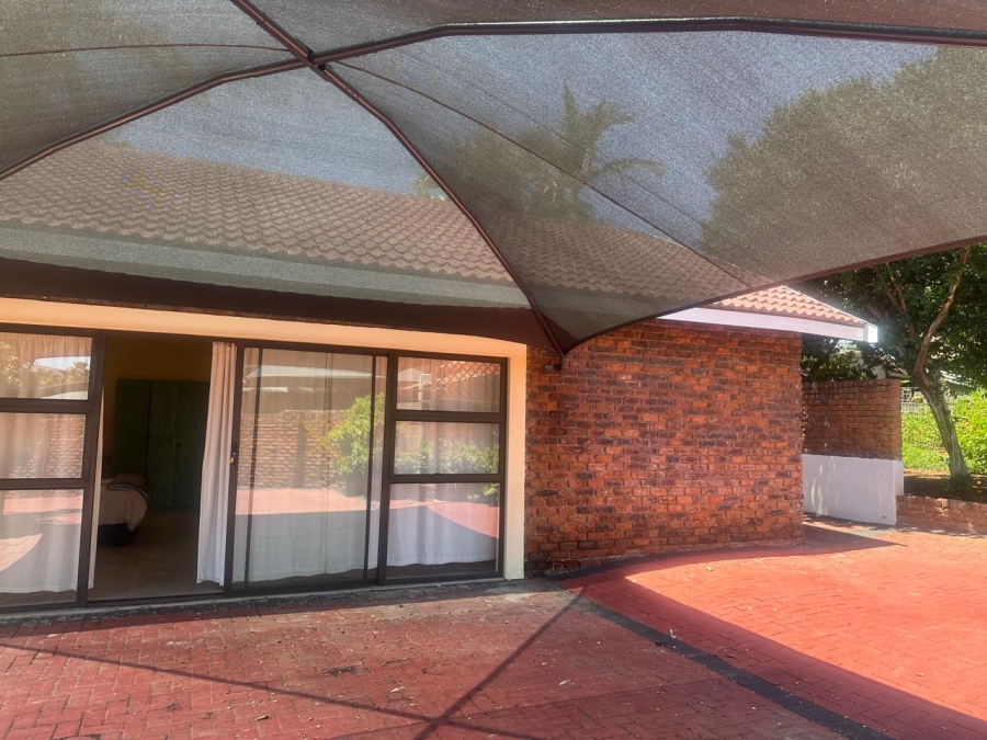 3 Bedroom Property for Sale in Safari Gardens North West